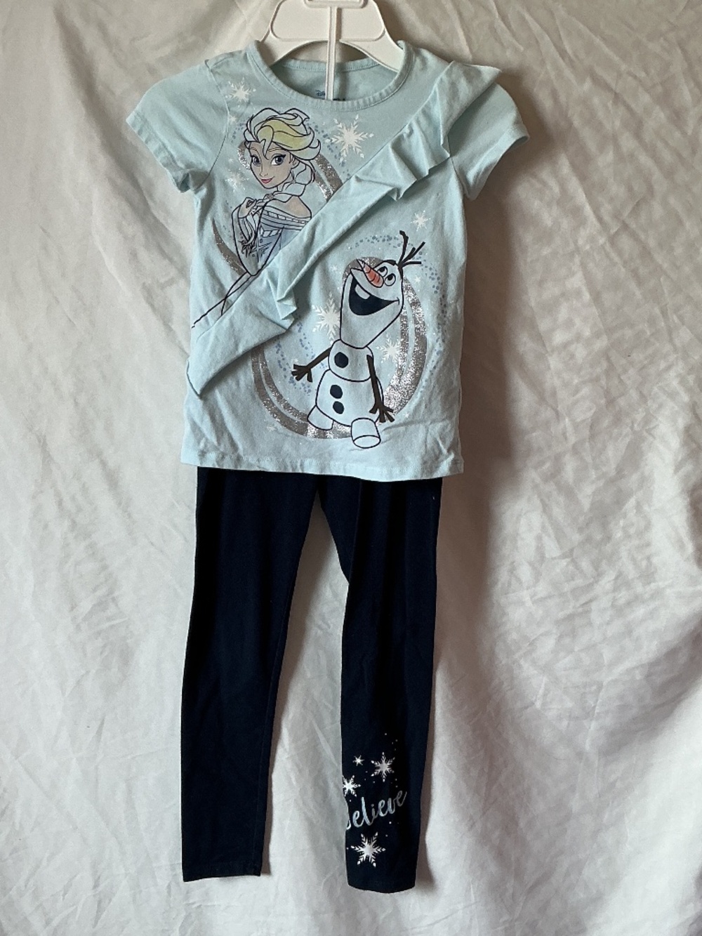 Disney Frozen Girls  2 PC set graphic t-shirt and leggings size 5.